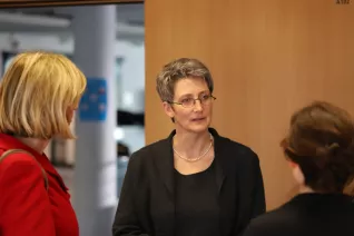 Prof. Dr. Stefanie Meilinger bei der IZNE Beiratssitzung