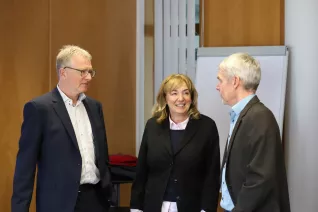 Prof. Dr. Ralf Schiebel mit Prof. Dr. Wiltrud Terlau und Prof. Dr. Martin Hamer (v.l.n.r.) - Beiratssitzung IZNE