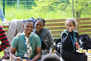 BIDA Summer School Begruessung Campusgarten StA 20230508 foto juri kuestenmacher 45.JPG