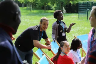 BIDA Summer School Begruessung Campusgarten StA 20230508 foto juri kuestenmacher 47.JPG