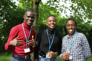 BIDA Summer School Begruessung Campusgarten StA 20230508 foto juri kuestenmacher 53.JPG