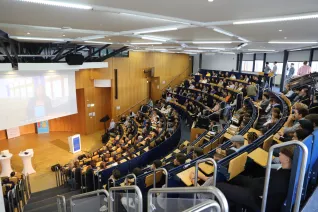 Welcome Erstsemester Audimax StA 20230925 Foto Juri Kuestenmacher 001.JPG