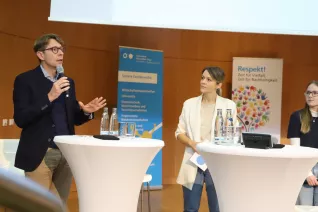 Welcome Erstsemester Audimax StA 20230925 Foto Juri Kuestenmacher 057.JPG