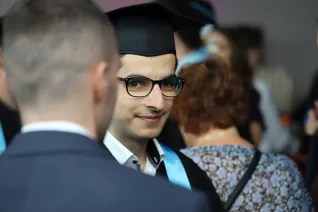 Absolventenfeier Telekom Dome Einlass 20231021 foto juri kuestenmacher 229.JPG