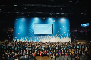 Absolventenfeier Telekom Dome Festakt 20231021 Foto Nathan Dreessen105.jpg