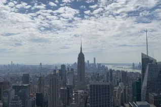 Ausblick vom Rockefeller Center auf das Empire State Building und Lower Manhattan, Lasse Schloemer