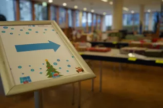 Geschenkeausgabe Wunschbaum Sankt Augustin und Rheinbach 2023