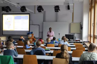 Kinderuni Armut verstehen Treptow StA 20240314 Foto Caroline Jahn 02.JPG