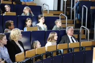 Kinderuni Diplom Verleihung Audimax StA 20240418 Foto Juri Kuestenmacher 056.JPG