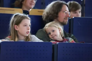 Kinderuni Diplom Verleihung Audimax StA 20240418 Foto Juri Kuestenmacher 082.JPG