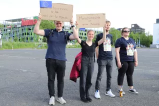Demo Demokratie und Menschenwürde Parkplatz StA 2024-06-04
