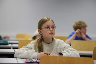 Kinderuni Medien richtig nutzen Guer-Seker StA 20250220 Foto Juri Kuestenmacher 12.JPG