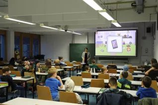 Kinderuni Medien richtig nutzen Guer-Seker StA 20250220 Foto Juri Kuestenmacher 60.JPG