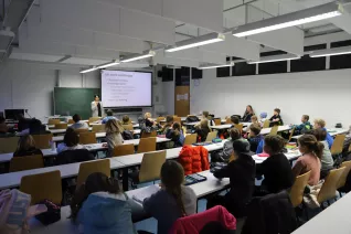Kinderuni Medien richtig nutzen Guer-Seker StA 20250220 Foto Juri Kuestenmacher 62.JPG