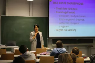 Kinderuni Medien richtig nutzen Guer-Seker StA 20250220 Foto Juri Kuestenmacher 63.JPG