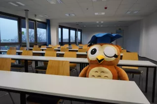 Kinderuni Plastik im Meer Steinhaus Rhb 20250130 Foto JR Lo Giudice Rodas 01.jpg