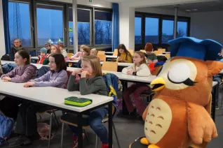 Kinderuni Plastik im Meer Steinhaus Rhb 20250130 Foto JR Lo Giudice Rodas 10.jpg