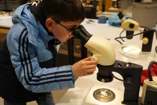 Kinderuni Plastik im Meer Steinhaus Rhb 20250130 Foto JR Lo Giudice Rodas 34.jpg