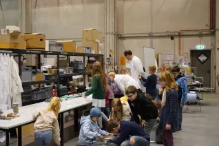 Kinderuni Plastik im Meer Steinhaus Rhb 20250130 Foto JR Lo Giudice Rodas 61.jpg