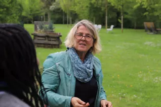 Campusgarten Fruehling mit Iris Gross StA 20250425 Foto Juri Kuestenmacher 08.JPG