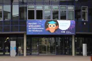 Kinderuni Diplom-Verleihung StA Audimax 20250605 Foto Juri Kuestenmacher 001.JPG