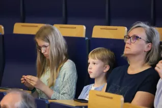Kinderuni Diplom-Verleihung StA Audimax 20250605 Foto Juri Kuestenmacher 031.JPG
