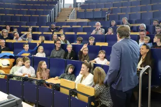 Kinderuni Diplom-Verleihung StA Audimax 20250605 Foto Juri Kuestenmacher 039.JPG