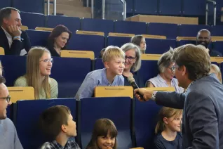 Kinderuni Diplom-Verleihung StA Audimax 20250605 Foto Juri Kuestenmacher 044.JPG