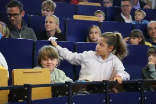 Kinderuni Diplom-Verleihung StA Audimax 20250605 Foto Juri Kuestenmacher 046.JPG