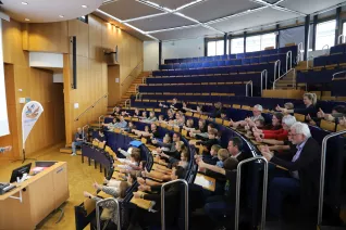 Kinderuni Diplom-Verleihung StA Audimax 20250605 Foto Juri Kuestenmacher 047.JPG