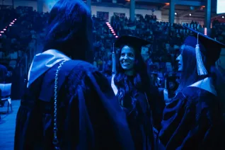 Absolventenfeier Telekom Dome Einlass 20251025 Foto Nathan Dreessen 132.jpg