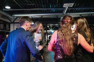 Absolventenfeier Telekom Dome Party 20251025 Foto Nathan Dreessen 400.jpg