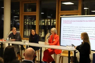 Eroeffnung Ausstellung Visionaere Wissenschaftlerinnen StA 20251126 Foto Juri Kuestenmacher 045.JPG