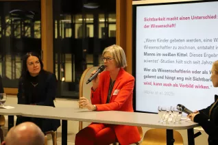 Eroeffnung Ausstellung Visionaere Wissenschaftlerinnen StA 20251126 Foto Juri Kuestenmacher 046.JPG