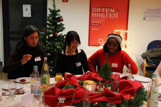 Role Models Christmas Tree 2025-12-15_Studierende und Alumni_Foto Martin Schulz