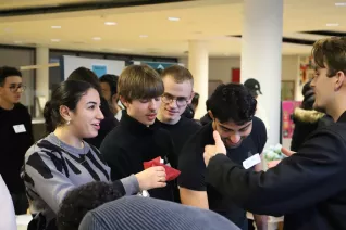 Messesimulation Wirtschaftsinformatik StA 20251204 Foto Juri Kuestenmacher 058.JPG