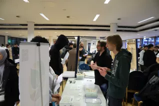 Messesimulation Wirtschaftsinformatik StA 20251204 Foto Juri Kuestenmacher 099.JPG