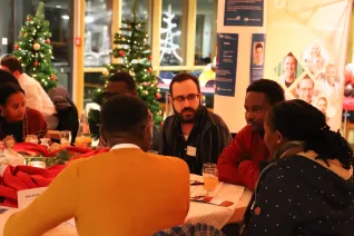 Role Models Christmas Tree 2025-12-15_Studierende und Alumni_Foto Martin Schulz