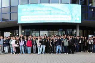 25.02.2026 Besuch Albert-Einstein-Gymnasium (AEG) - Gruppenfoto