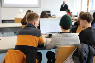 25.02.2026 Besuch Albert-Einstein-Gymnasium (AEG) - Workshop Prompt Engineering- Level Up mit KI: Deine Worte, deine Wirkung