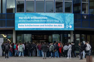 25.02.2026 Besuch Albert-Einstein-Gymnasium (AEG) im FB Informatik