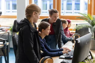 25.02.2026 Besuch Albert-Einstein-Gymnasium (AEG) im FB Informatik