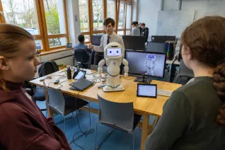 25.02.2026 Besuch Albert-Einstein-Gymnasium (AEG) im FB Informatik