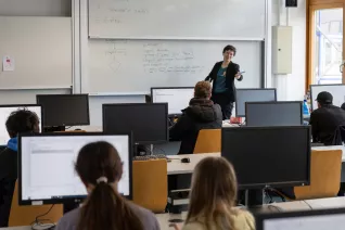 25.02.2026 Besuch Albert-Einstein-Gymnasium (AEG) - Schere, Stein, Papier- Python