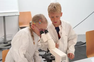 Kinderuni Geheimnis der Gene Rhb 20260423 Foto Juri Kuestenmacher 055.JPG