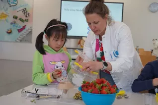 Kinderuni Geheimnis der Gene Rhb 20260423 Foto Juri Kuestenmacher 069.JPG