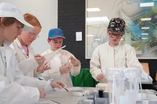 Kinderuni Geheimnis der Gene Rhb 20260423 Foto Juri Kuestenmacher 071.JPG