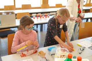 Kinderuni Geheimnis der Gene Rhb 20260423 Foto Juri Kuestenmacher 073.JPG