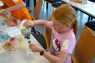 Kinderuni Geheimnis der Gene Rhb 20260423 Foto Juri Kuestenmacher 105.JPG