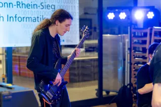 20260612_fbinf_30-Jahr-Feier_Bild_Dominik_Leschtschow_206.jpg